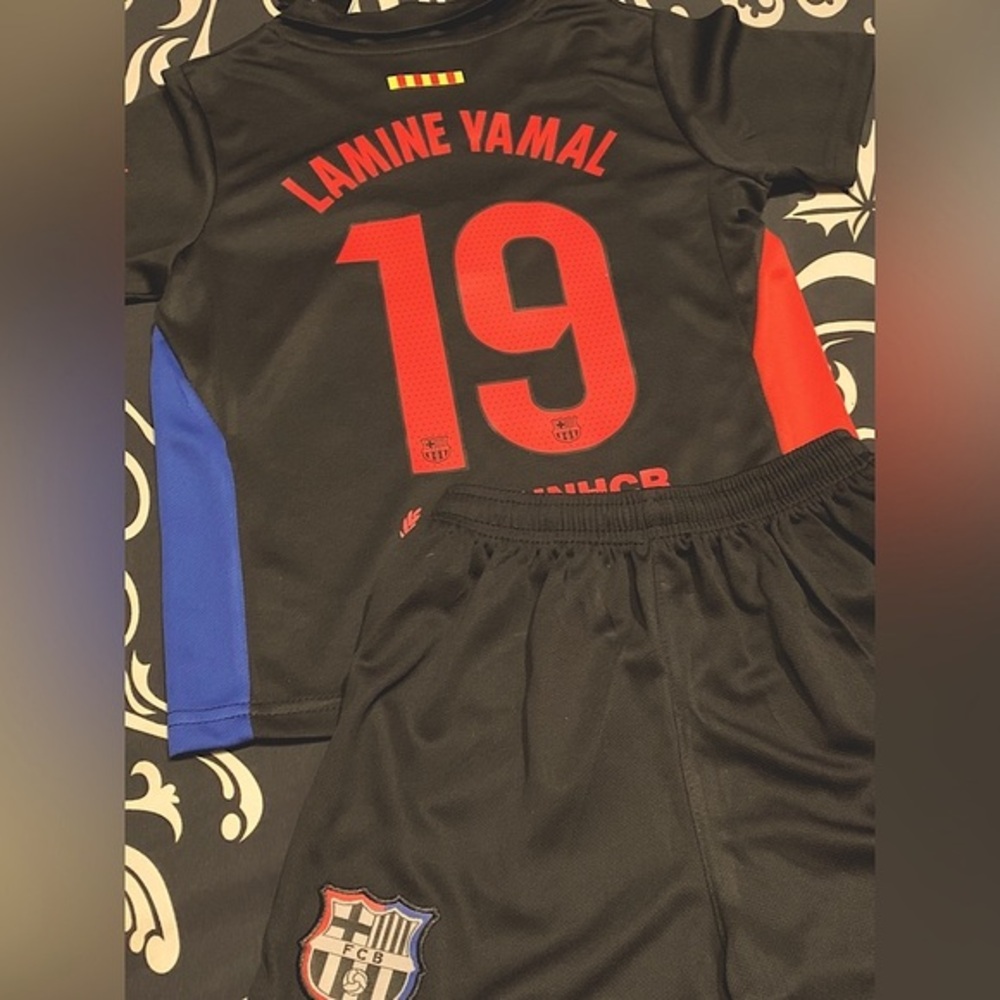 KIDS BLACK LAMINE YAMAL SOCCER JERSEY SET 2 PIECES BARCELONA YOUTH KIDS OUTFIT
